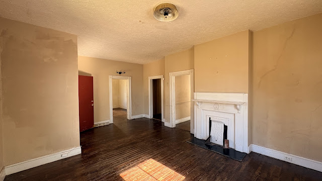203 Girard St: photo 9