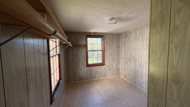 203 Girard St: photo 16