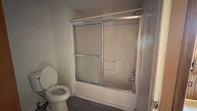 203 Girard St: photo 31
