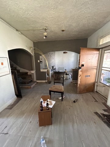4718 Labadie Ave: photo 2