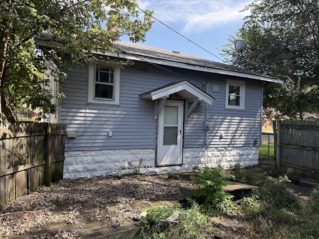 1905 N College St: photo 3