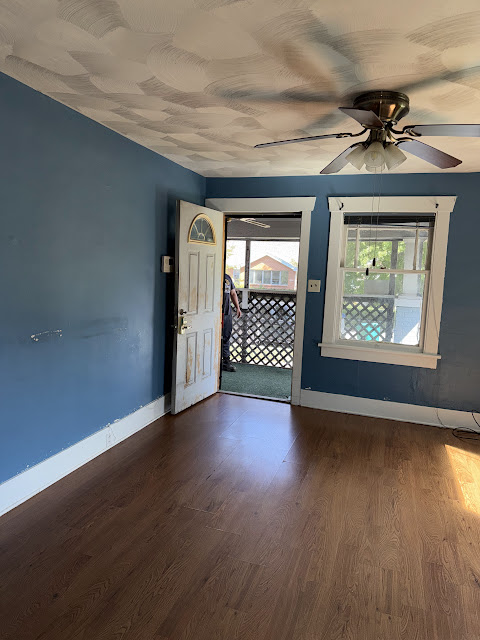 1905 N College St: photo 57