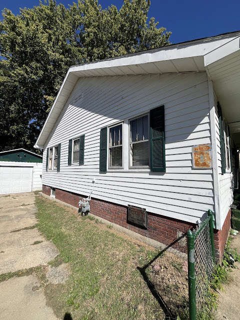 1422 Sedgwick St: photo 2