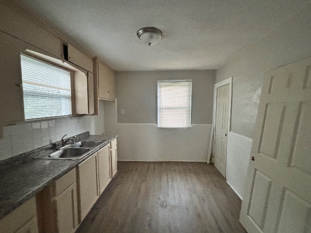 4519 June Ave: photo 11