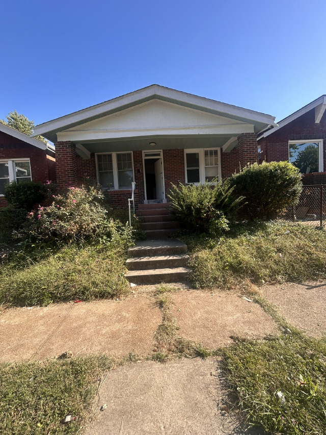 5338 Claxton Ave: main photo