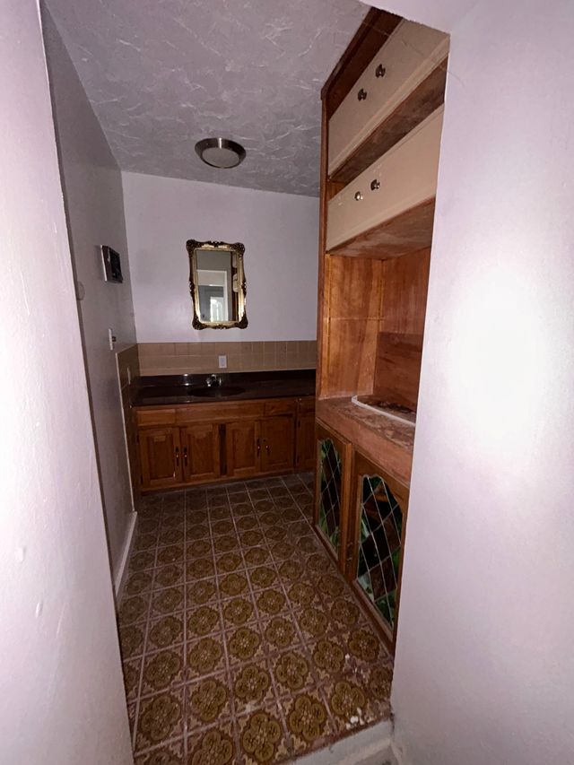 5338 Claxton Ave: photo 31