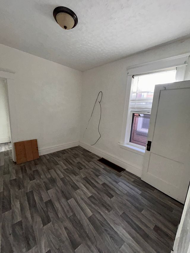 5338 Claxton Ave: photo 10