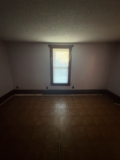 1929 E Prairie St: photo 11