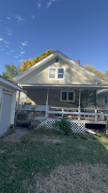1929 E Prairie St: main photo