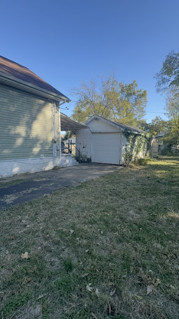 1929 E Prairie St: photo 4