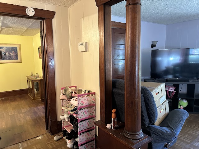 1929 E Prairie St: photo 9