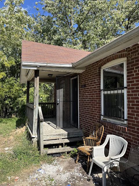 2154 68th St: photo 2