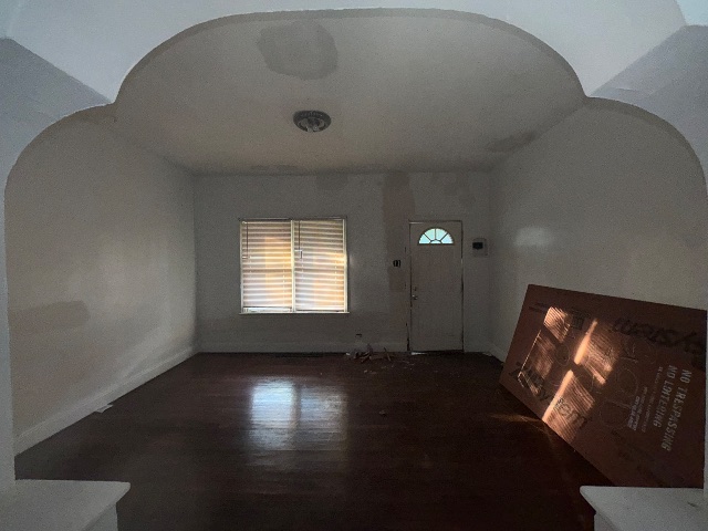 5044 Claxton Ave: photo 7