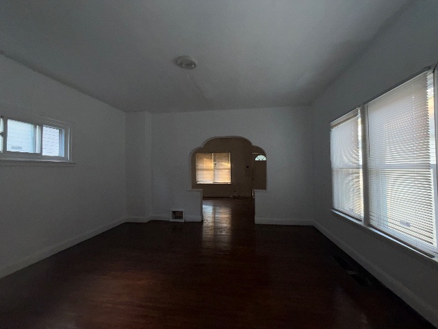 5044 Claxton Ave: photo 32