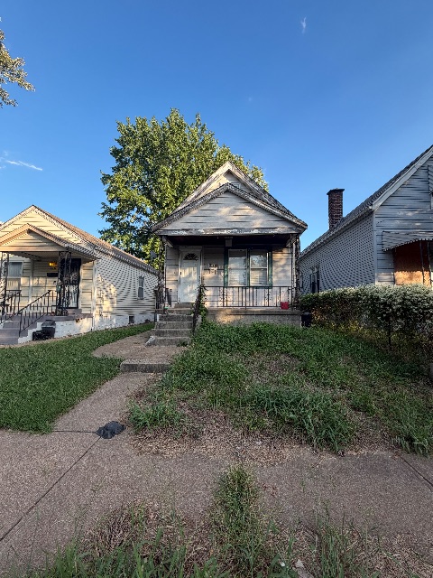 5044 Claxton Ave: main photo