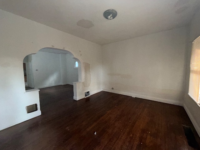 5044 Claxton Ave: photo 6