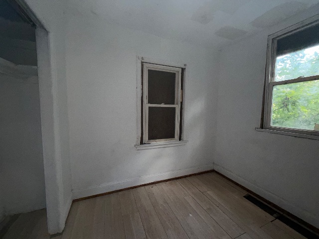 5044 Claxton Ave: photo 37