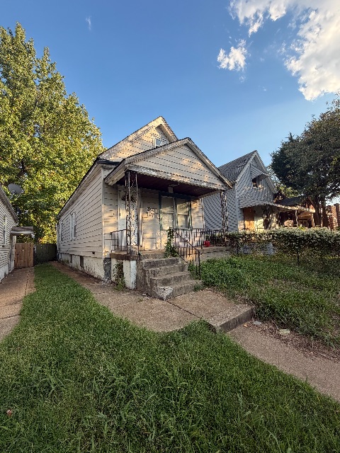 5044 Claxton Ave: photo 3