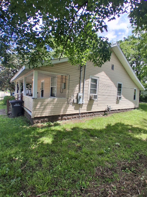 307 W Sycamore St: photo 6