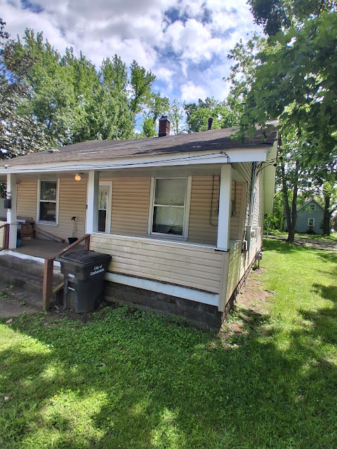 307 W Sycamore St: photo 3