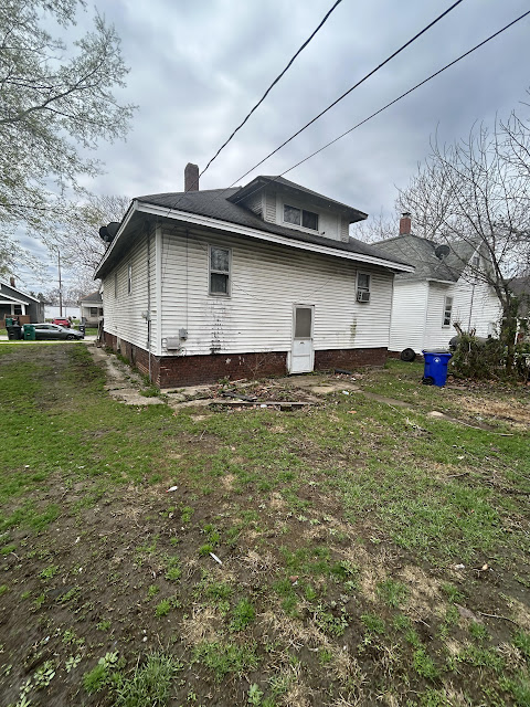 1112 E Main St: photo 2