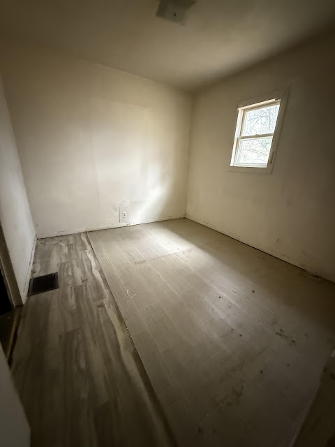 1112 E Main St: photo 8