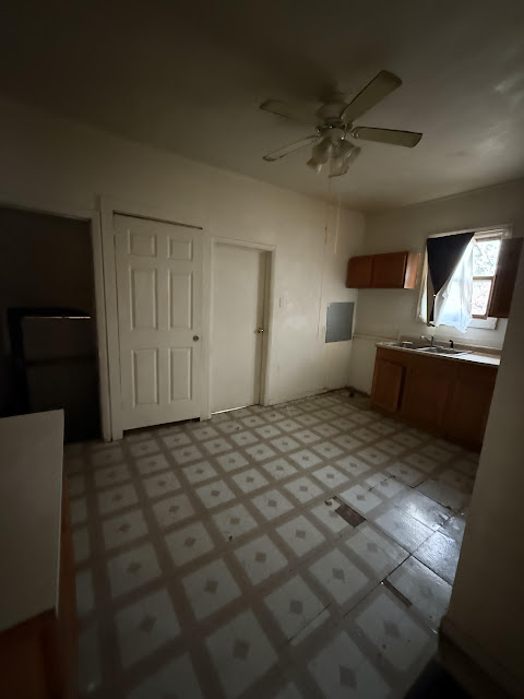 1112 E Main St: photo 6