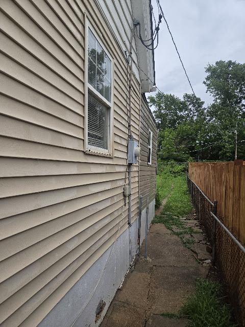 1924 Belt Ave: photo 5