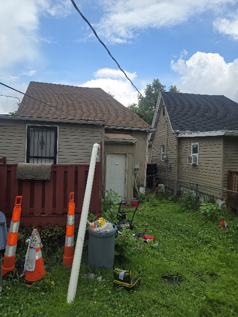 1924 Belt Ave: photo 9