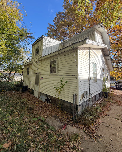 1825 N Church St: photo 2