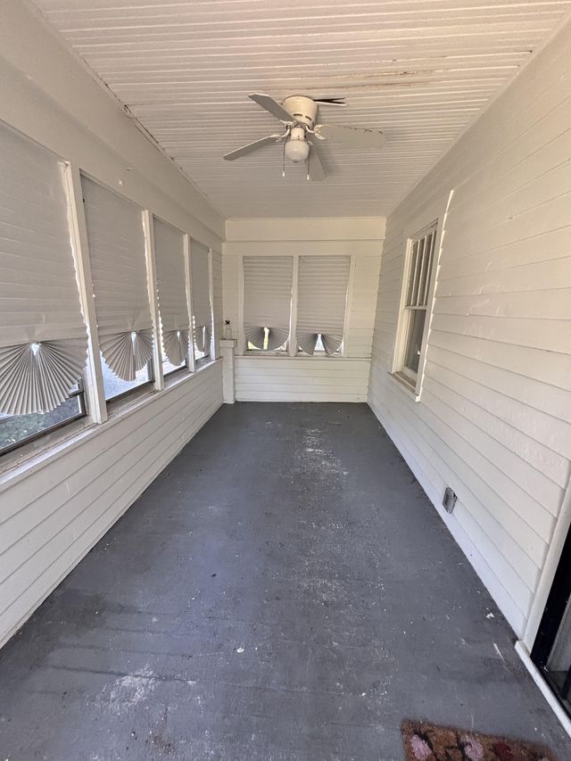 825 W Elm St: photo 9