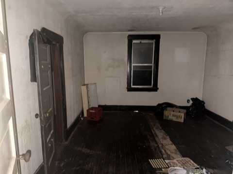 926 S Greenlawn Ave: photo 29