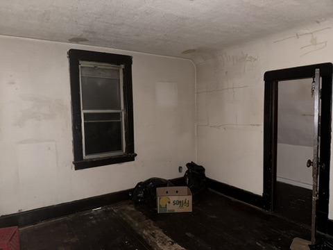 926 S Greenlawn Ave: photo 15