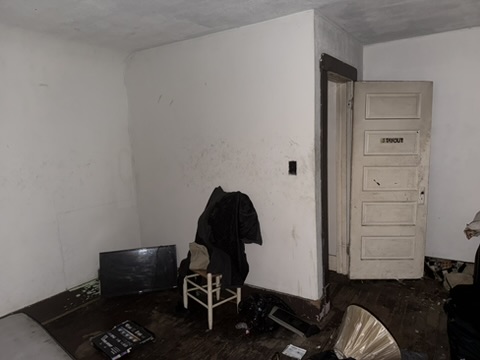 926 S Greenlawn Ave: photo 16
