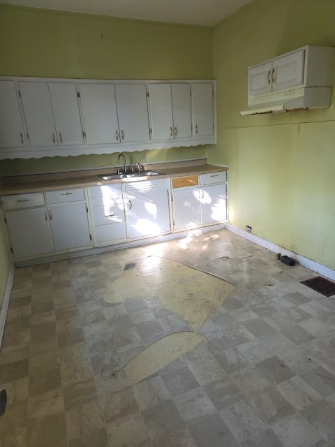 345 N 18th St: photo 3