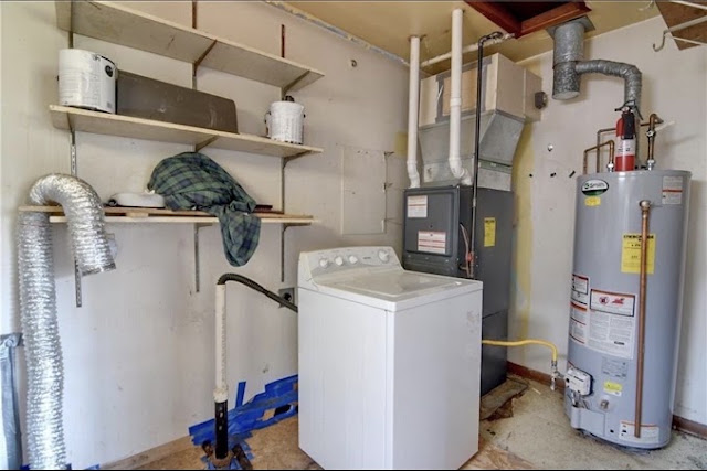 905 W Olive St: photo 22