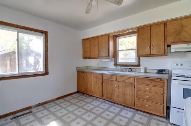 905 W Olive St: photo 16