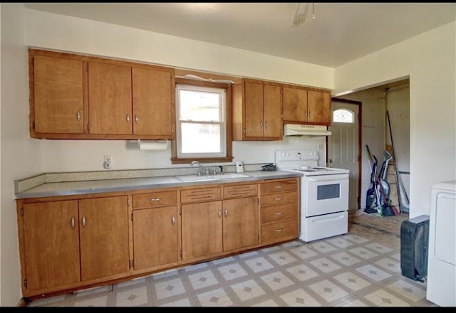 905 W Olive St: photo 17