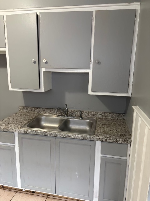 8577 Mark Twain St: photo 6
