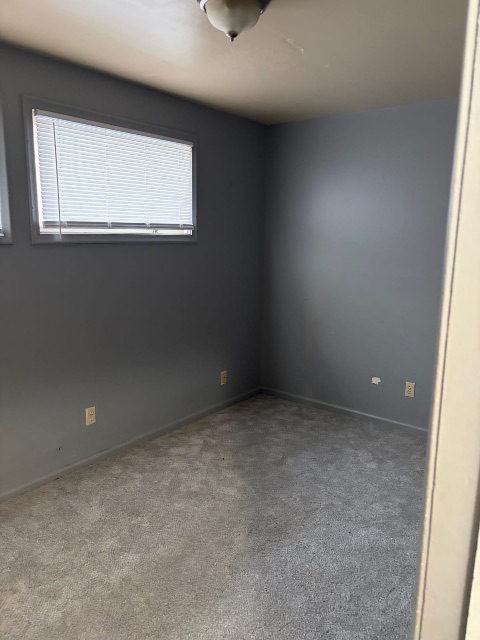 8577 Mark Twain St: photo 9
