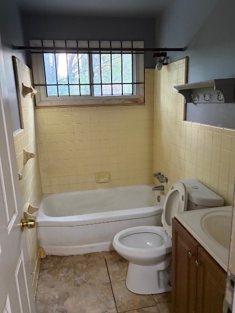 8577 Mark Twain St: photo 12