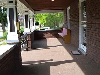 525 & 521 Owen St: photo 2
