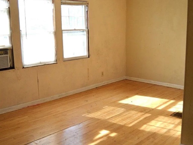 525 & 521 Owen St: photo 9