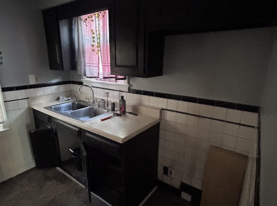 2539 E 28th St: photo 9
