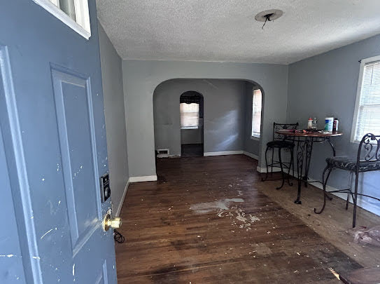 2539 E 28th St: photo 7