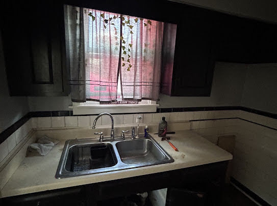 2539 E 28th St: photo 34
