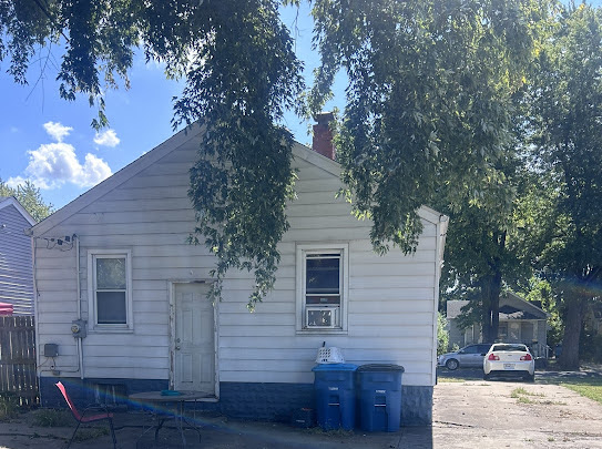 2539 E 28th St: photo 4