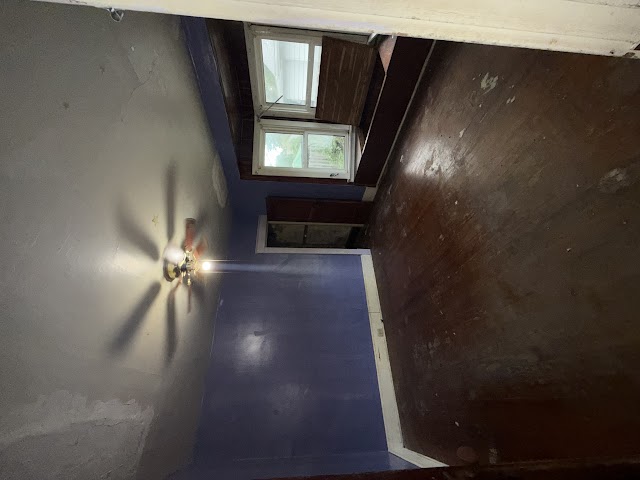 2114 Rockwell St: photo 10