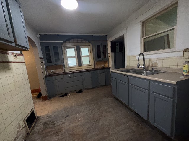 2114 Rockwell St: photo 5