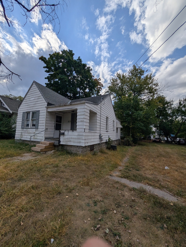 812 W Macqueen Ave: photo 21
